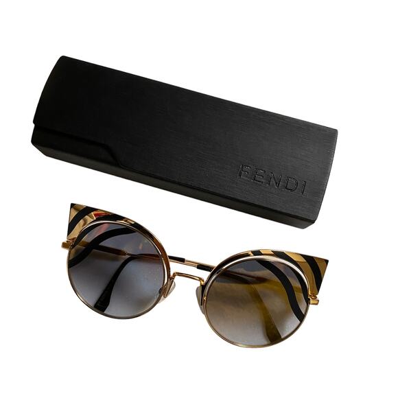 Women's Cat Eye Fendi Sunglasses - Picture 14 of 14